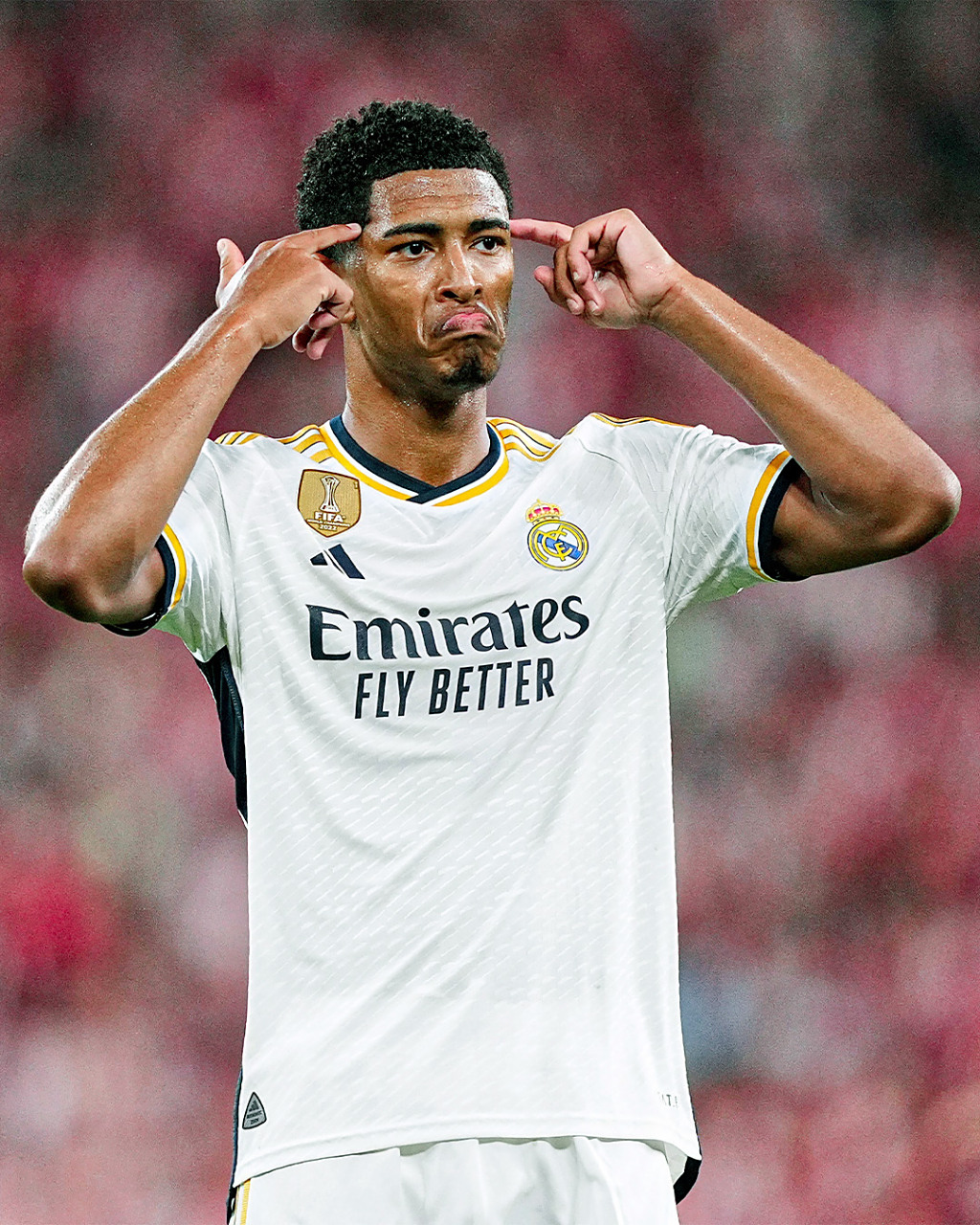 冬窗加盟米兰？罗马诺：莱万不会在1月离开巴萨（罗马诺驳传闻：莱万一月仍留巴萨，米兰冬窗无缘）