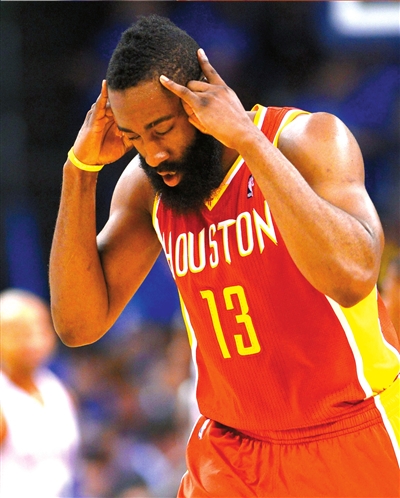 韩鹏：徐根宝指导80多岁高龄还在工作一线，这非常让人感动（韩鹏：八旬徐根宝仍坚守一线，令人动容）