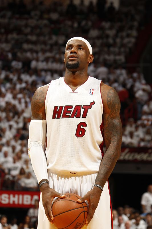 库里迎第12次圣诞大战：心怀敬畏，享受与胜利相遇的节日（库里第12次圣诞之战：敬畏在心，于佳节邂逅胜利）