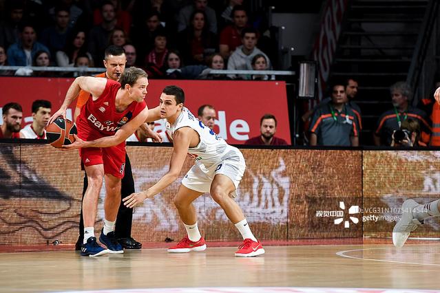 英超半场：比约尔闪击、田中碧建功，利兹联暂2-0切尔西（英超半场战报：比约尔闪电破门、田中碧扩大比分，利兹联暂2-0领先切尔西）