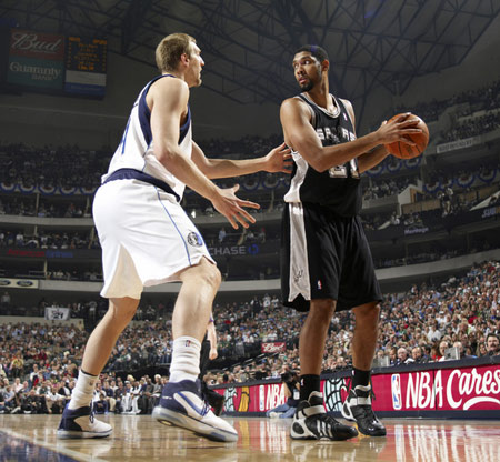 北京半场靠本土发力领先辽宁，外援状态低迷合计仅得8分（北京本土发威助半场领先辽宁，外援哑火合计仅8分）