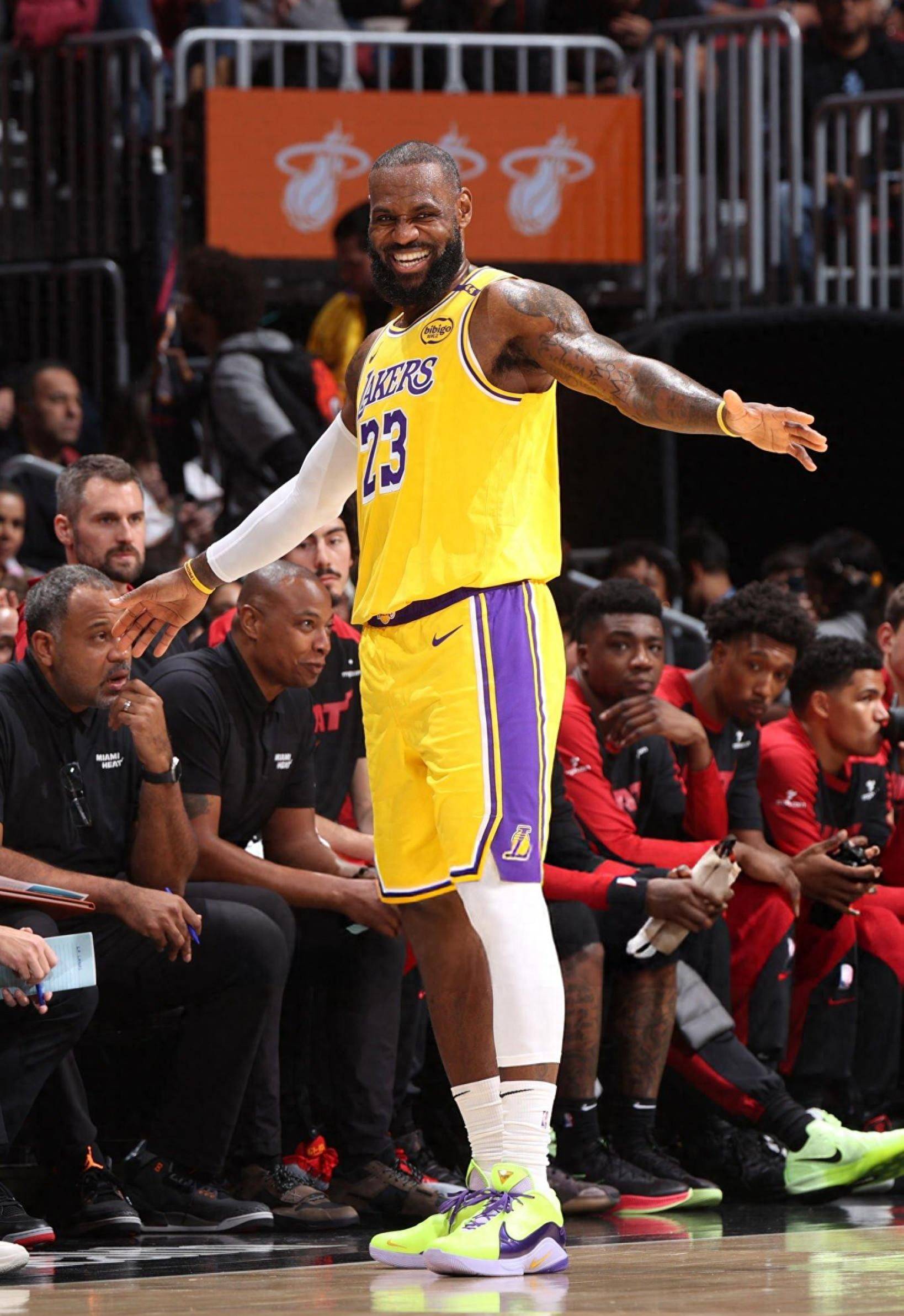 意媒：拜仁天才边锋利契纳或离队，尤文和米兰等队有意争夺（意大利媒体：拜仁新星边锋利契纳可能离队，尤文、米兰等队竞逐）