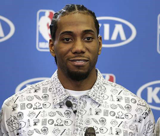 从冰雪体验到AR探秘 外国游客用更多方式感知活力中国（外国游客以冰雪与AR等多元方式感受活力中国）