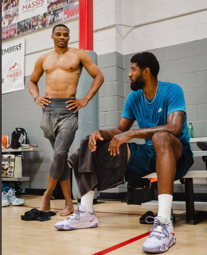 费拉拉：没人规定尤文这赛季必须夺冠，但争前四他们仍需提高（费拉拉：本季尤文不必非夺冠，但冲击前四仍需提升）