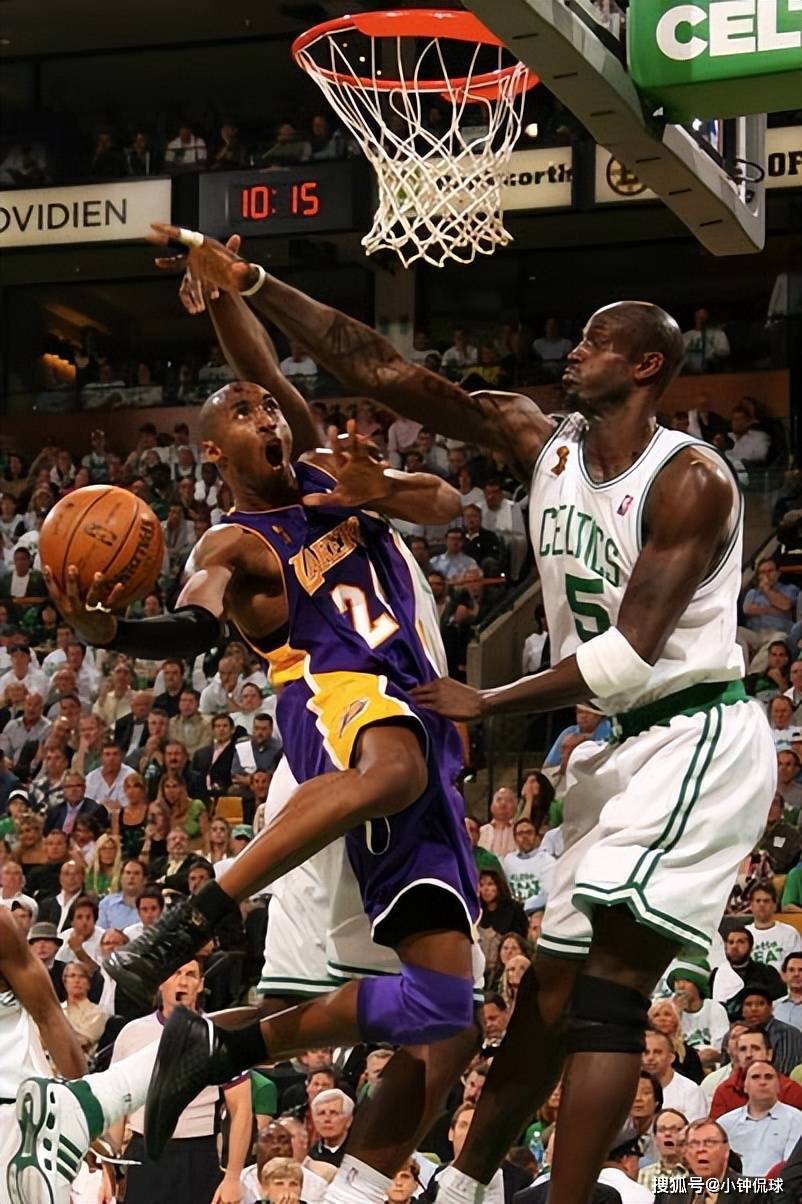 意媒：库普梅纳斯转型中卫表现亮眼，尤文中场补强成当务之急（意媒：库普梅纳斯改打中卫表现出众，尤中文场补强刻不容缓）